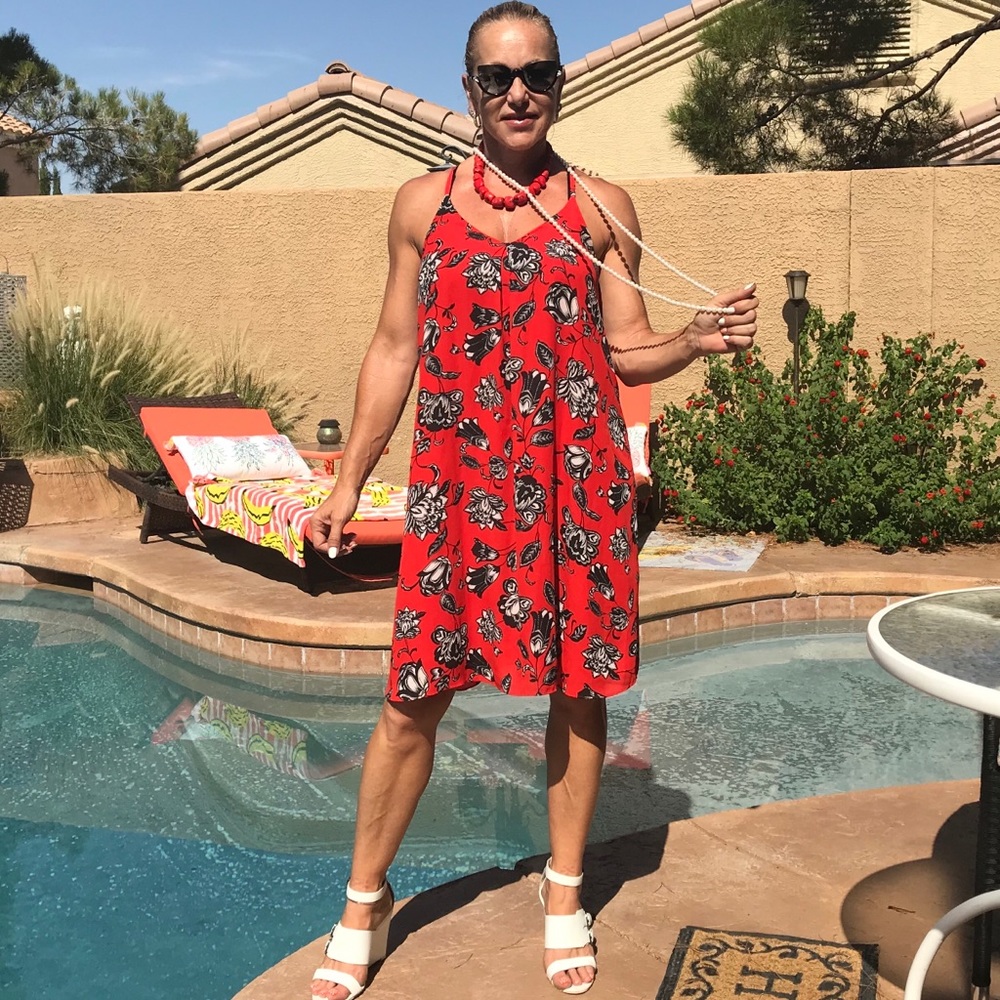 Vince Camuto Red Floral racer back Dress - Picture 7 of 8